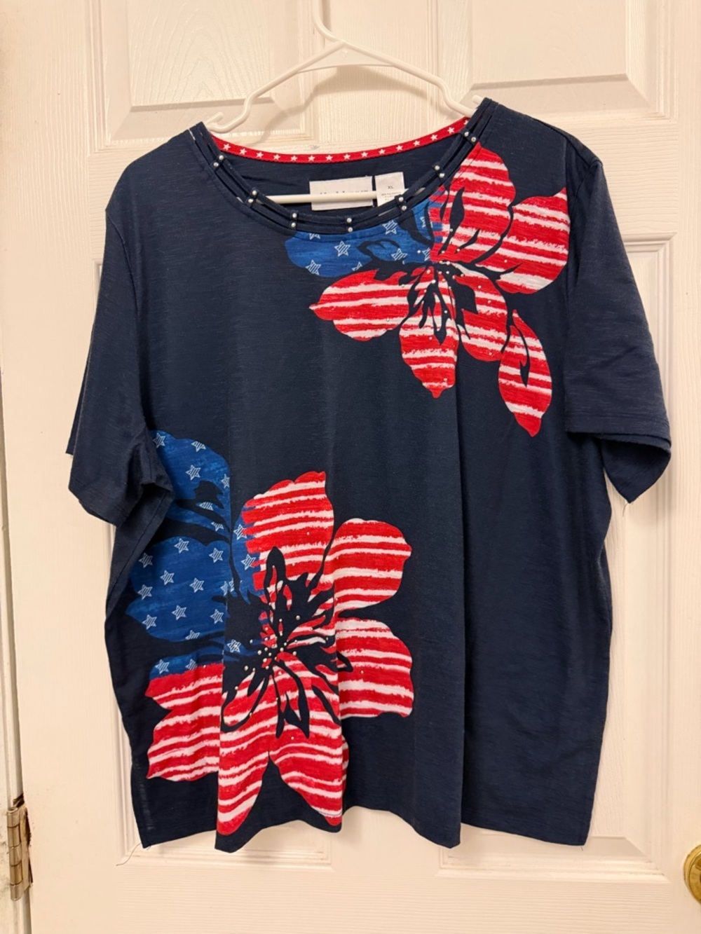 Alfred Dunner Navy Blue and Red Graphic T-shirt size XL